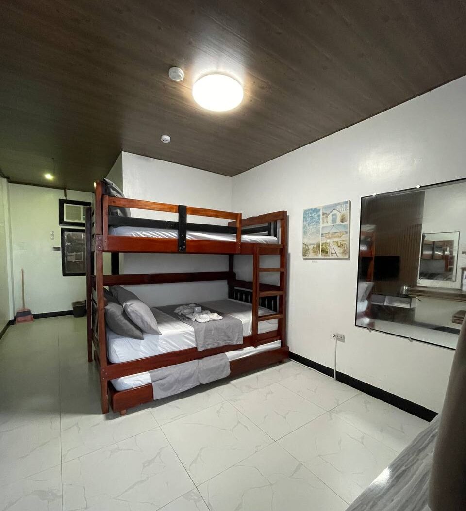 Barkada Room (6 Pax)